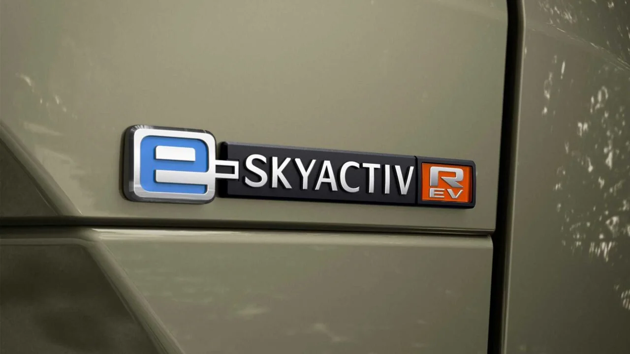 logo Mazda e-skyactiv R-EV